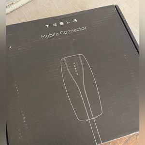 NIB Tesla Mobile Connector